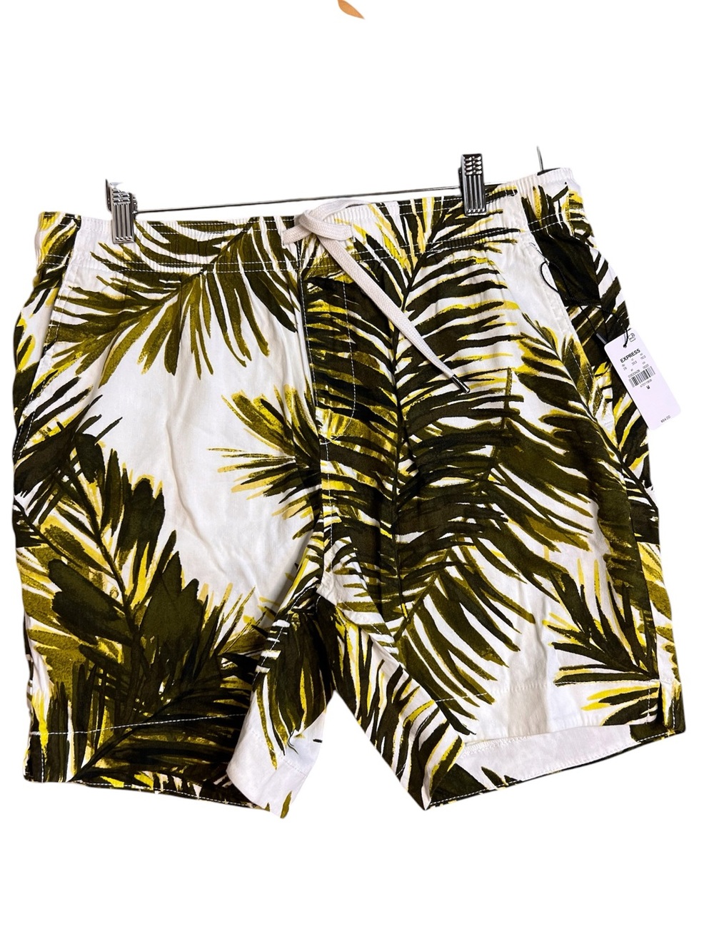 EXPRESS NWT palm print shorts